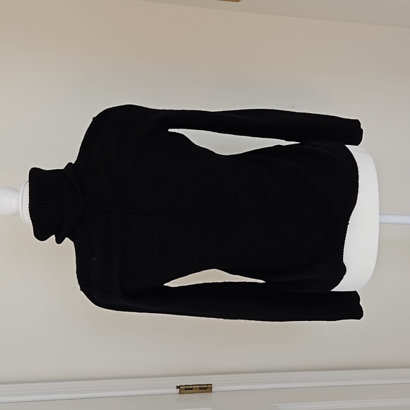 Aqua brand Cashmere Turtleneck Sweater - Picture 5 of 5